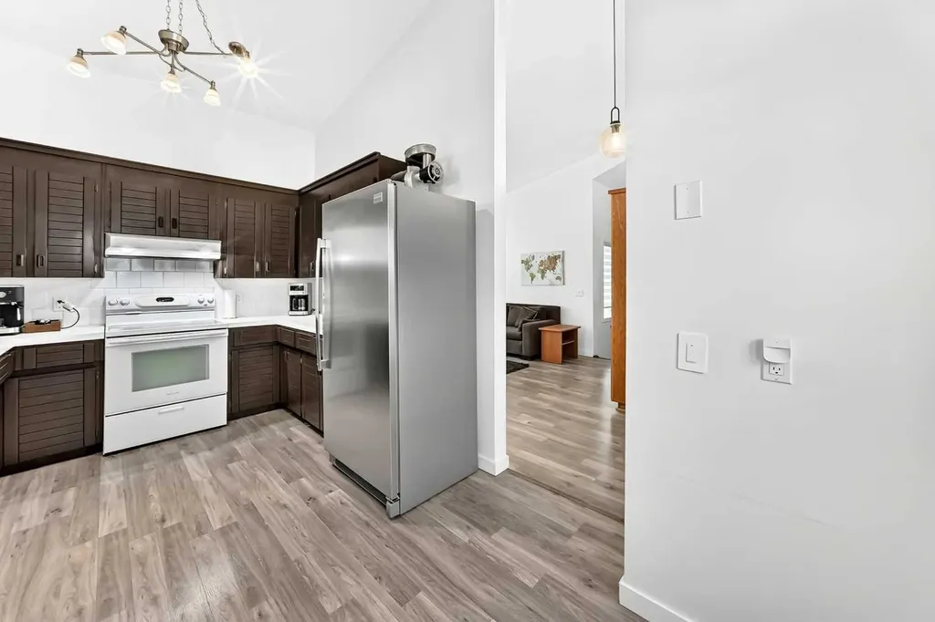 31 Ranchridge Way NW Calgary AB T3G 1Z8
