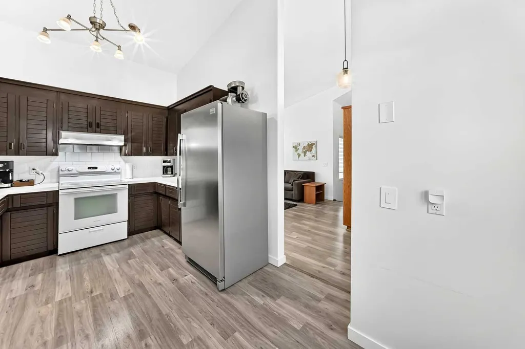 31 Ranchridge Way NW Calgary AB T3G 1Z8