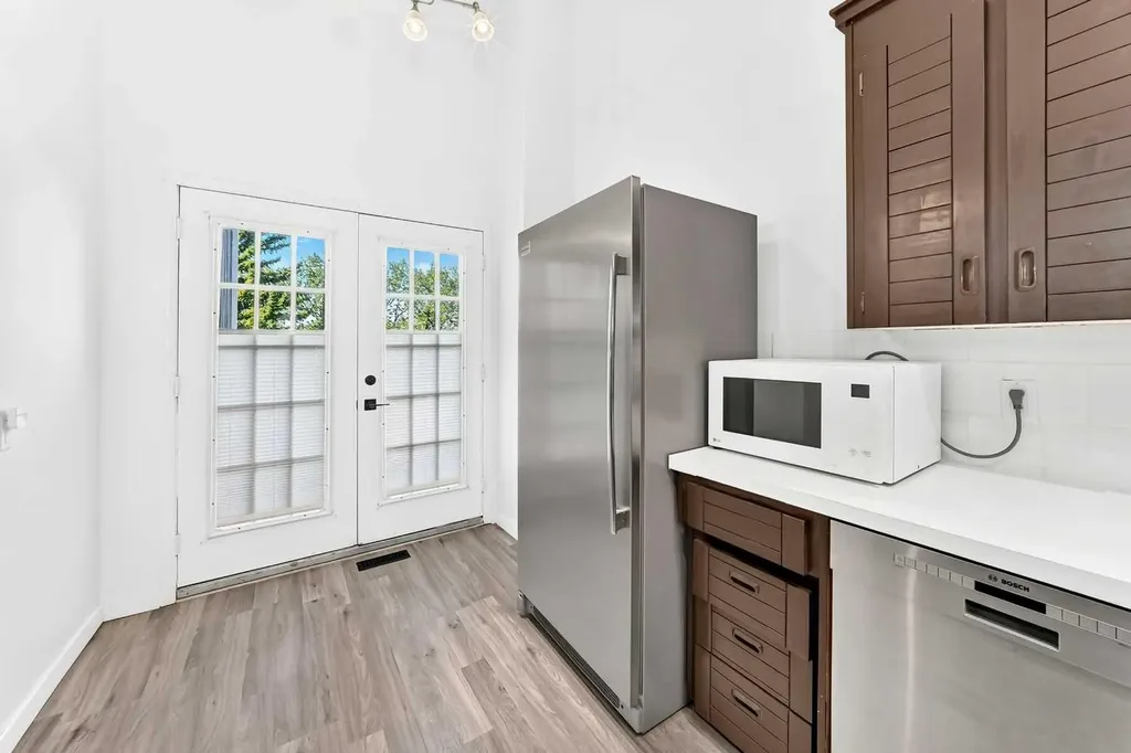 31 Ranchridge Way NW Calgary AB T3G 1Z8