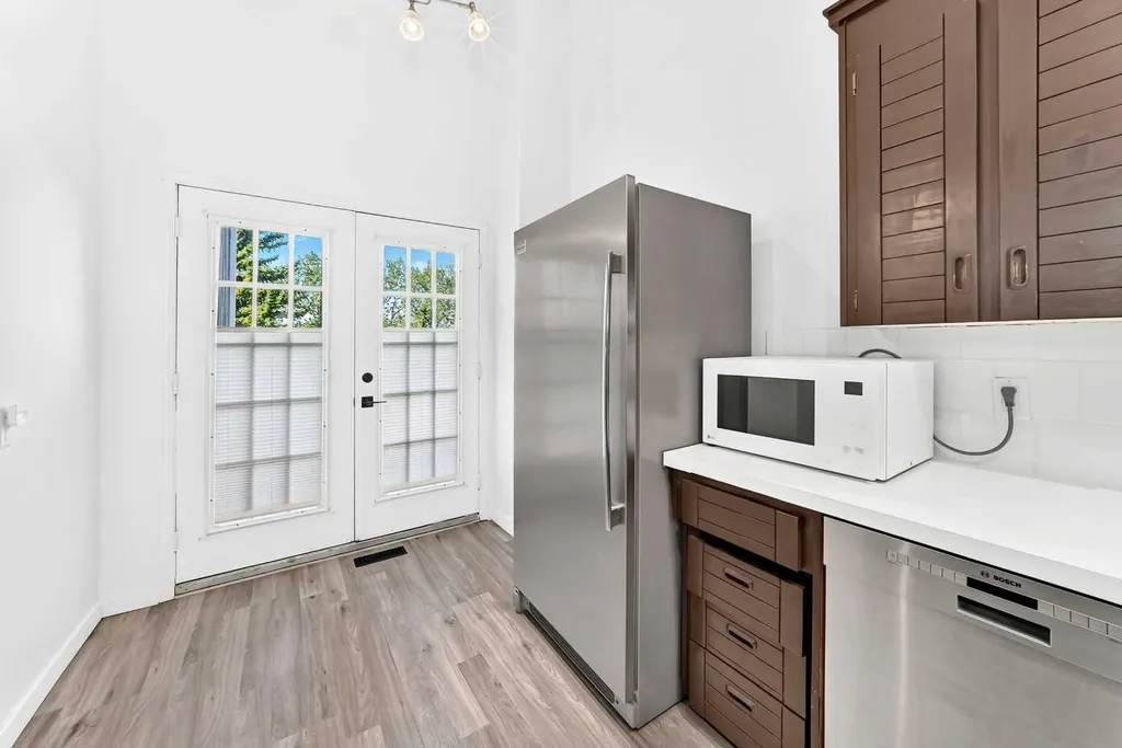 31 Ranchridge Way NW Calgary AB T3G 1Z8