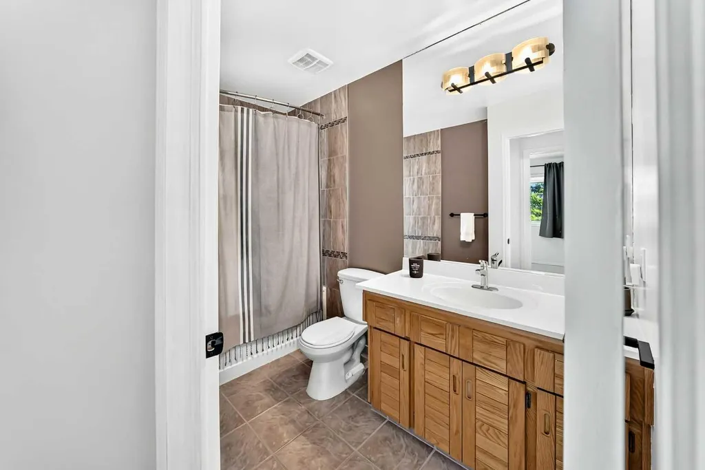 31 Ranchridge Way NW Calgary AB T3G 1Z8
