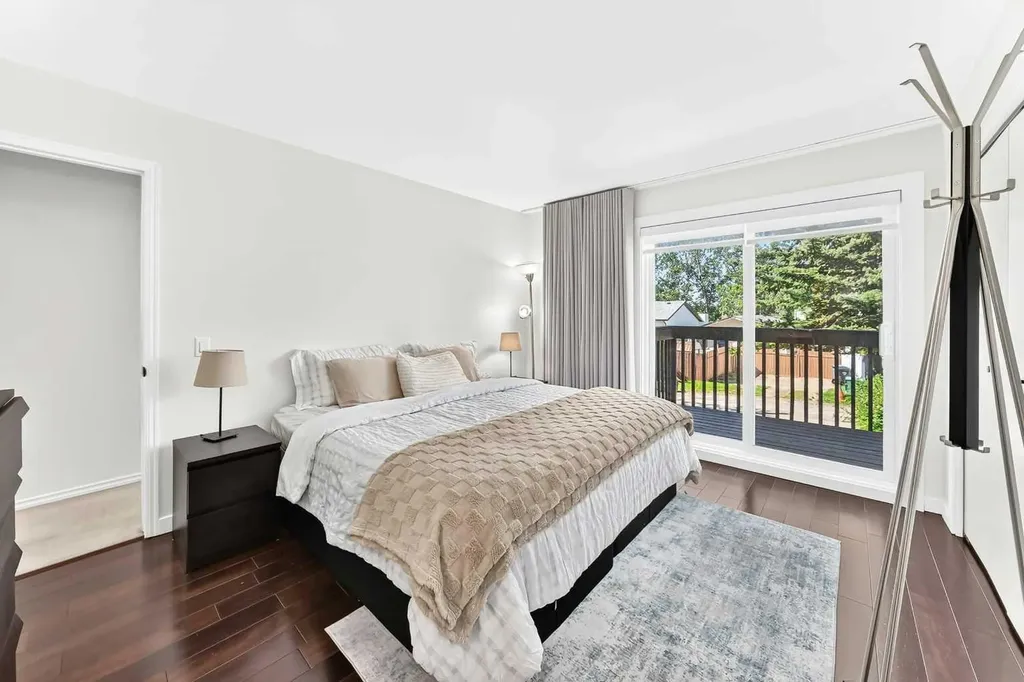 31 Ranchridge Way NW Calgary AB T3G 1Z8