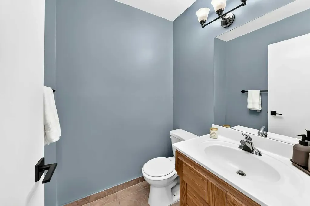 31 Ranchridge Way NW Calgary AB T3G 1Z8
