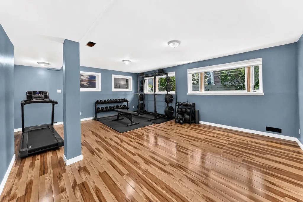 31 Ranchridge Way NW Calgary AB T3G 1Z8