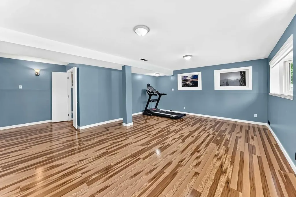 31 Ranchridge Way NW Calgary AB T3G 1Z8