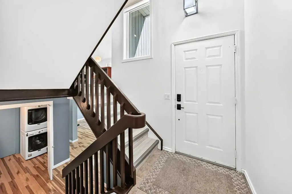 31 Ranchridge Way NW Calgary AB T3G 1Z8