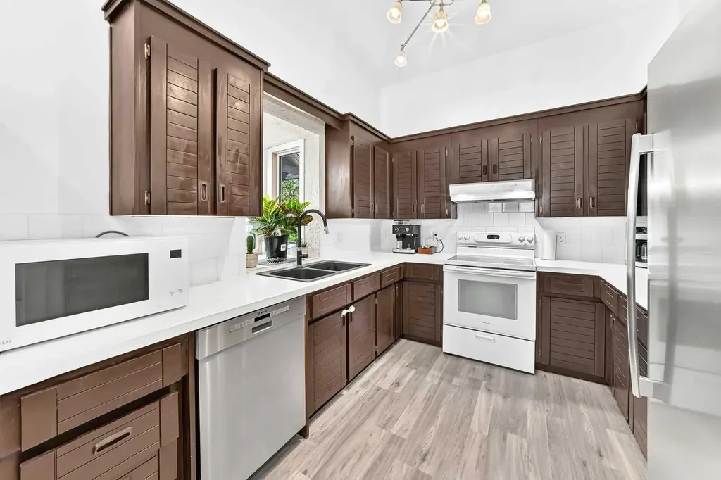 31 Ranchridge Way NW Calgary AB T3G 1Z8
