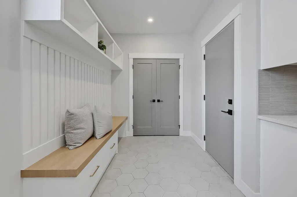 49 Rockhaven Green NW Calgary AB T3G 5H3