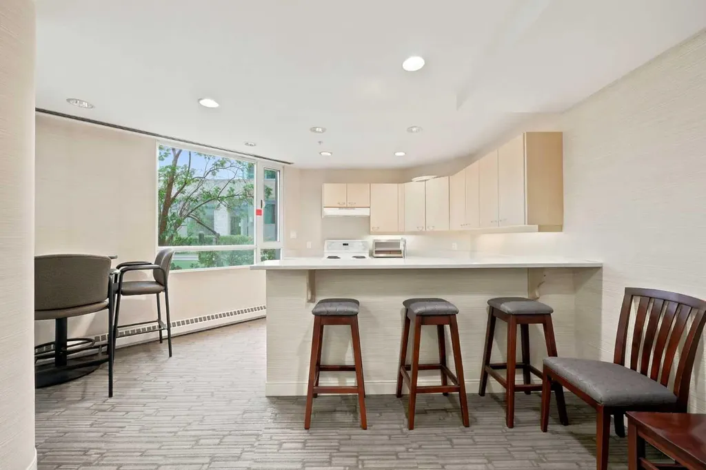 804 3 Avenue SW Calgary AB T2P 0G9