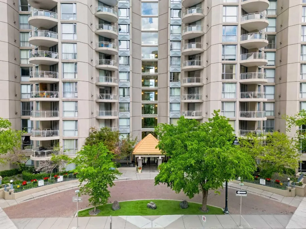 804 3 Avenue SW Calgary AB T2P 0G9