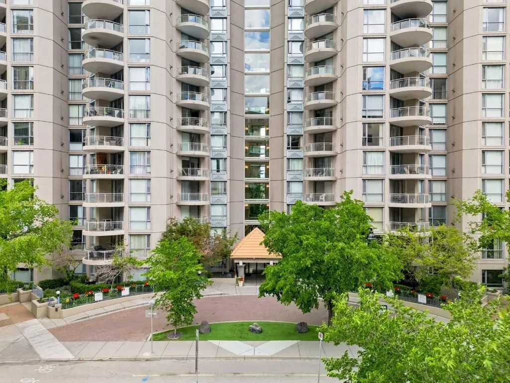 804 3 Avenue SW Calgary AB T2P 0G9