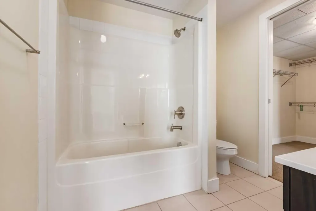 433 11 Avenue SE Calgary AB T2G 0C7