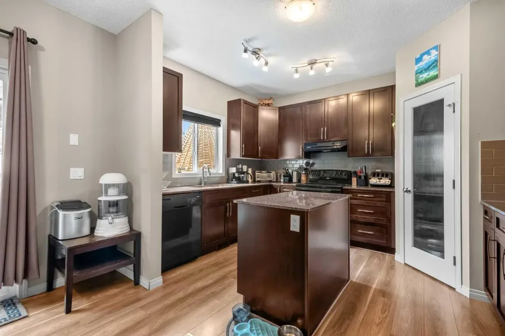 116 Drake Landing Loop Okotoks AB T1S 0H4