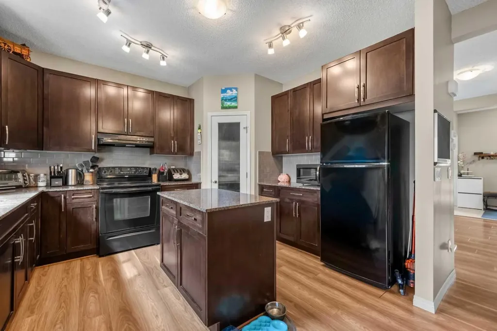 116 Drake Landing Loop Okotoks AB T1S 0H4