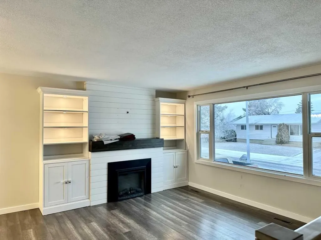 9245 99 Avenue Grande Prairie AB T8V3X4