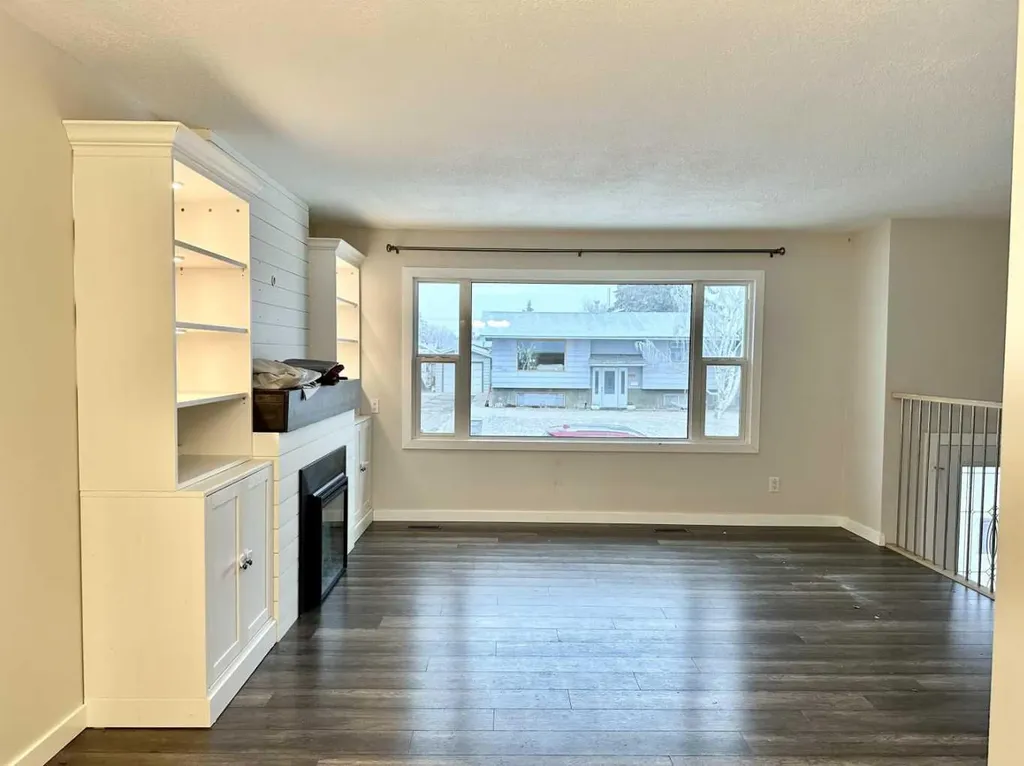 9245 99 Avenue Grande Prairie AB T8V3X4