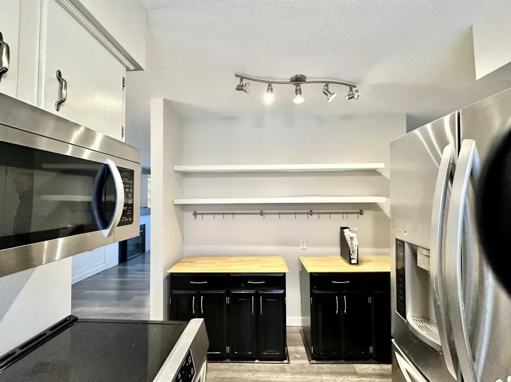 9245 99 Avenue Grande Prairie AB T8V3X4