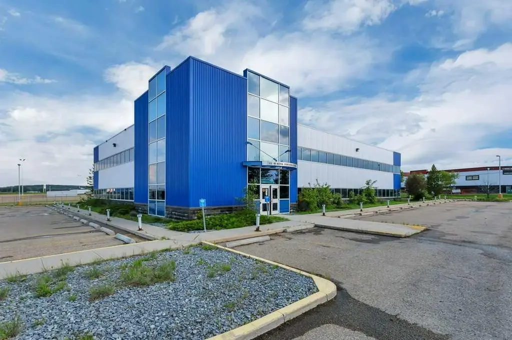33 Schenk Industrial Road Sylvan Lake AB T4S 2J9