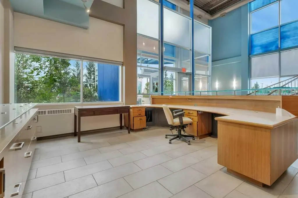 33 Schenk Industrial Road Sylvan Lake AB T4S 2J9