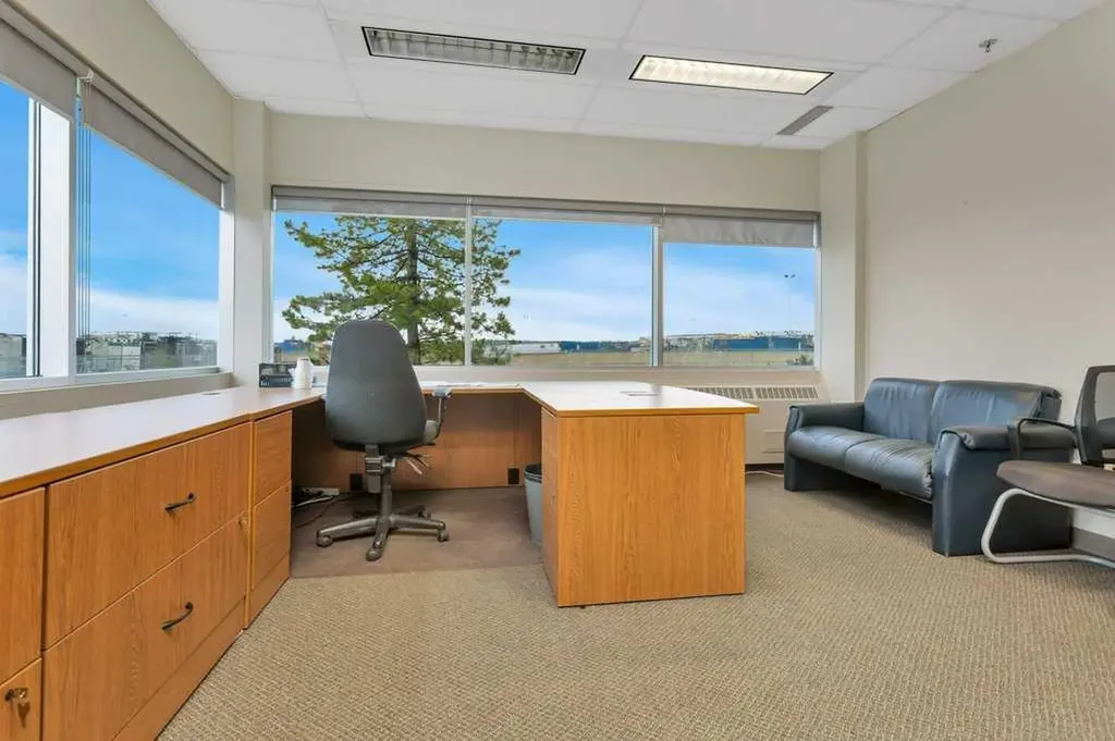 33 Schenk Industrial Road Sylvan Lake AB T4S 2J9