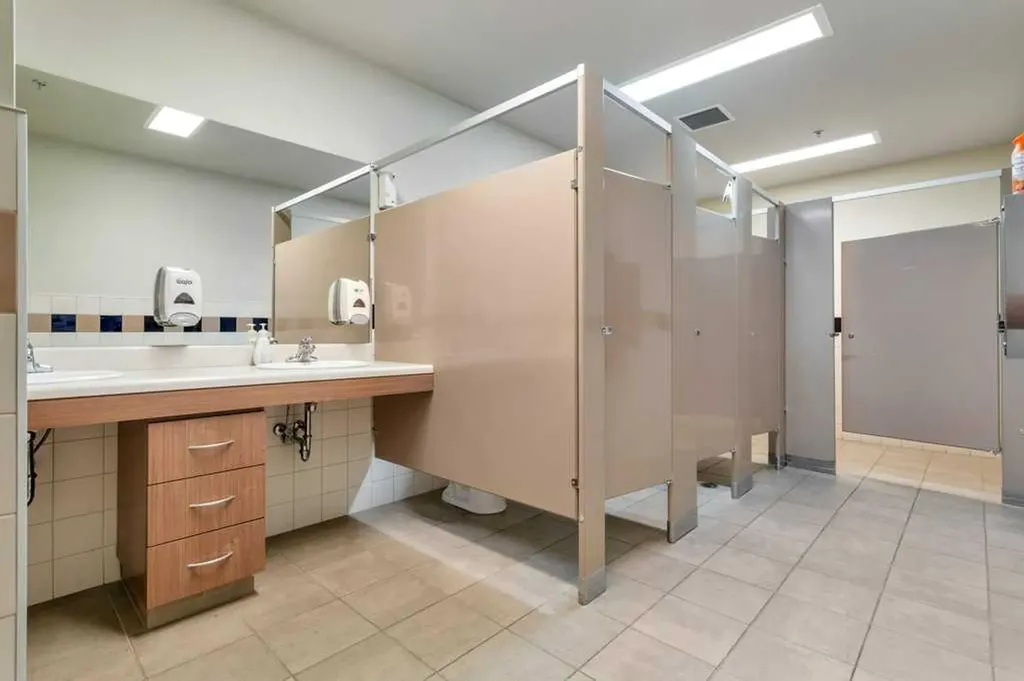 33 Schenk Industrial Road Sylvan Lake AB T4S 2J9