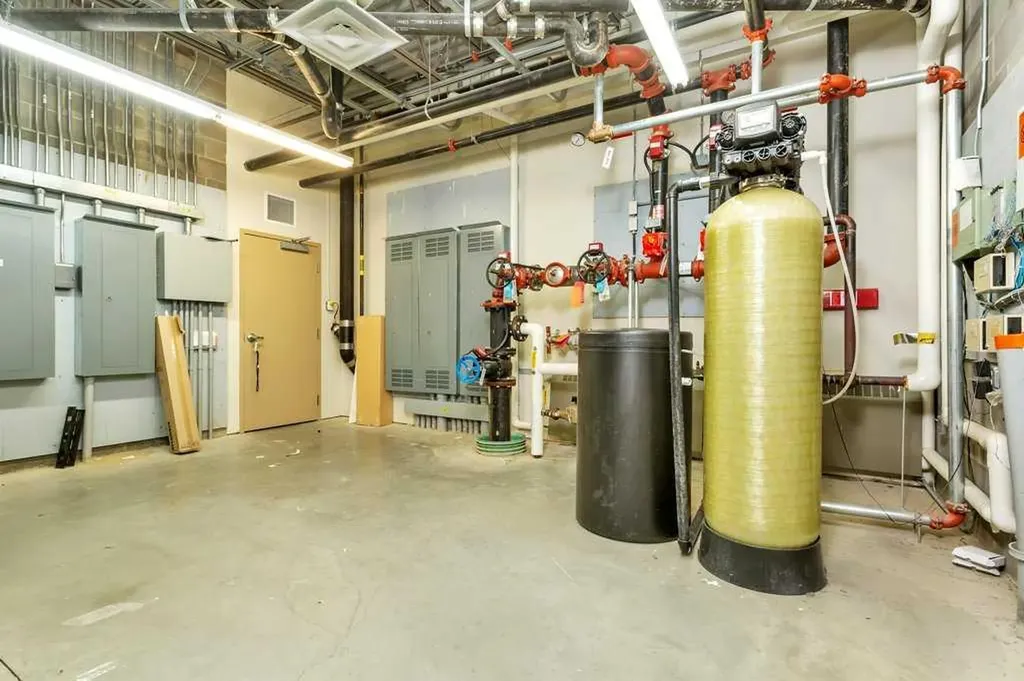 33 Schenk Industrial Road Sylvan Lake AB T4S 2J9