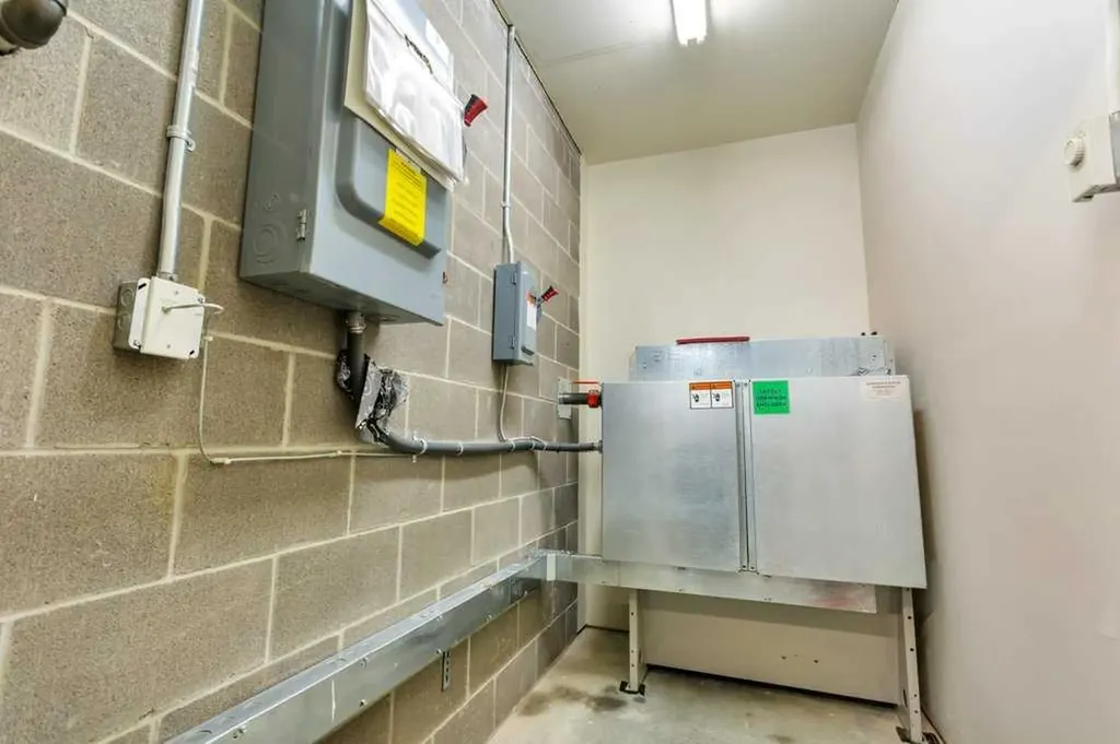33 Schenk Industrial Road Sylvan Lake AB T4S 2J9