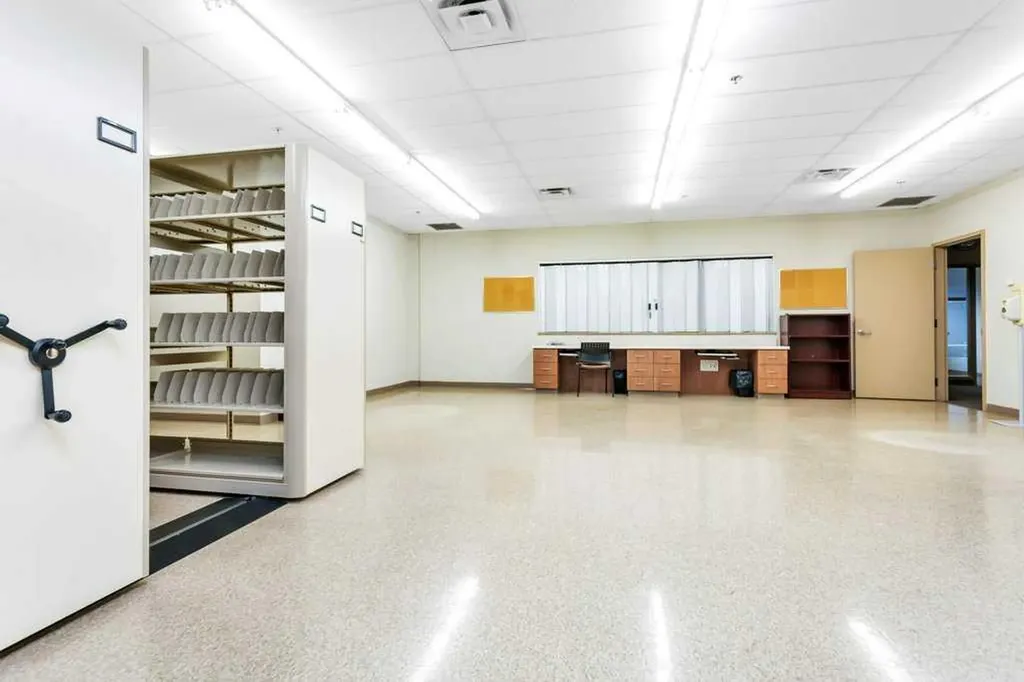 33 Schenk Industrial Road Sylvan Lake AB T4S 2J9