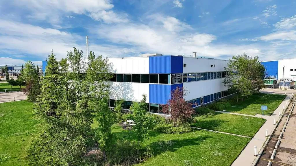 33 Schenk Industrial Road Sylvan Lake AB T4S 2J9