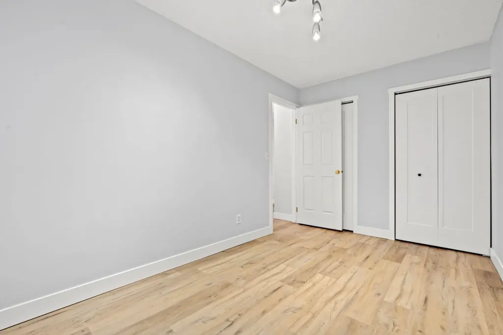 732 57 Avenue SW Calgary AB T2V0H4