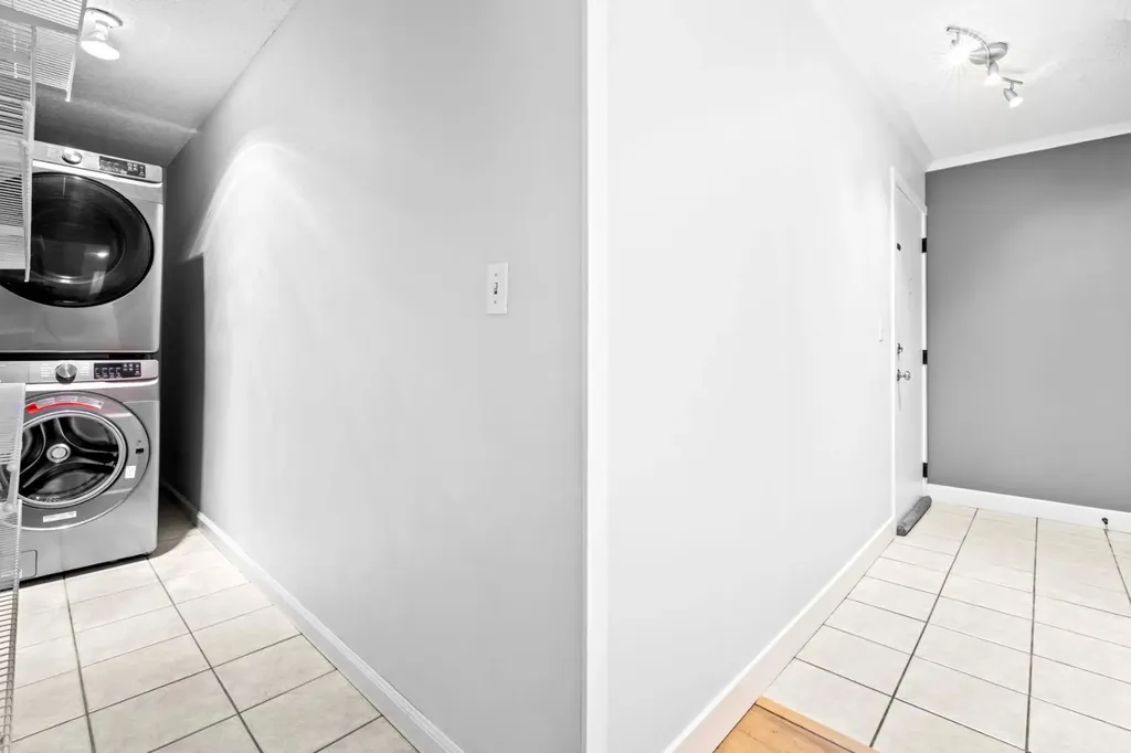 732 57 Avenue SW Calgary AB T2V0H4