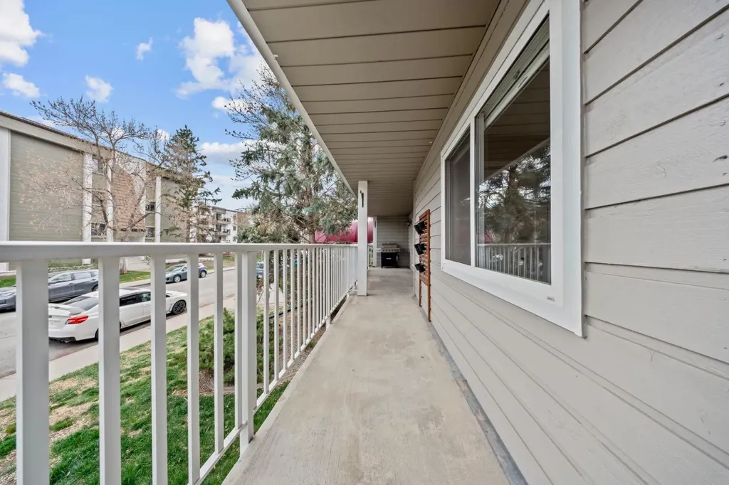 732 57 Avenue SW Calgary AB T2V0H4