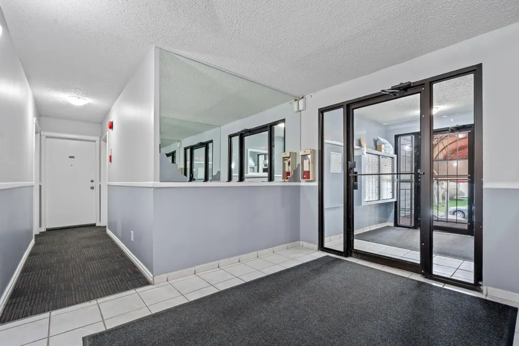 732 57 Avenue SW Calgary AB T2V0H4