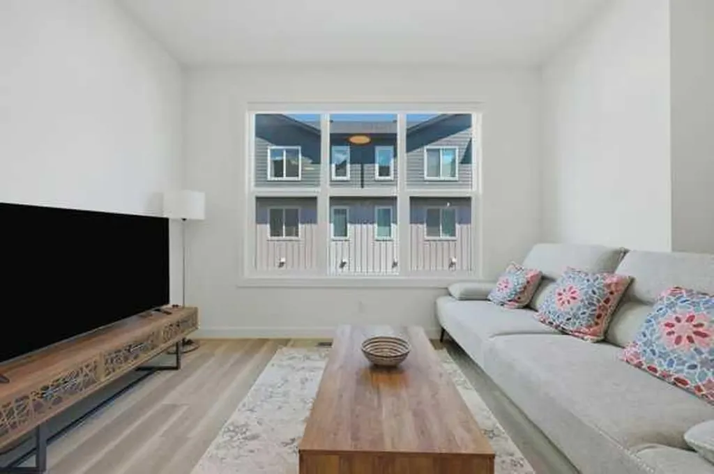 380 Seton Villas SE Calgary AB T3M 3T8