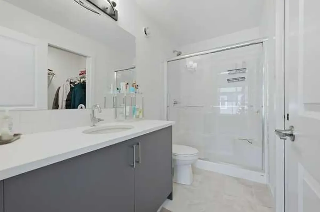 380 Seton Villas SE Calgary AB T3M 3T8