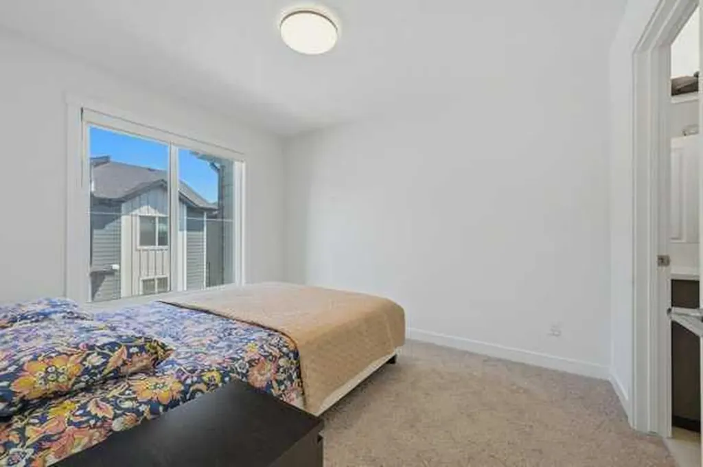 380 Seton Villas SE Calgary AB T3M 3T8