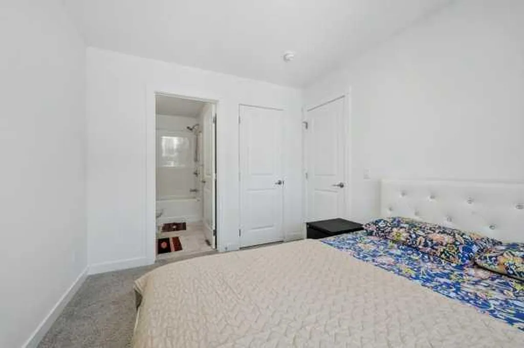 380 Seton Villas SE Calgary AB T3M 3T8