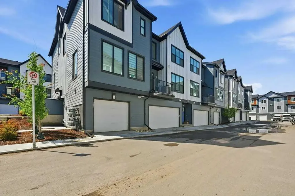 380 Seton Villas SE Calgary AB T3M 3T8