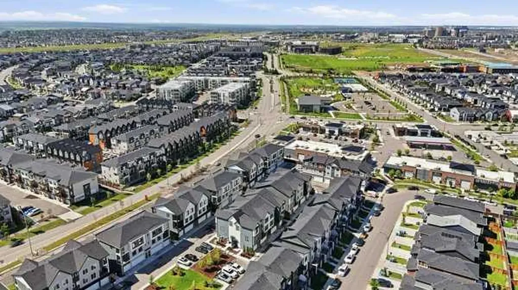 380 Seton Villas SE Calgary AB T3M 3T8