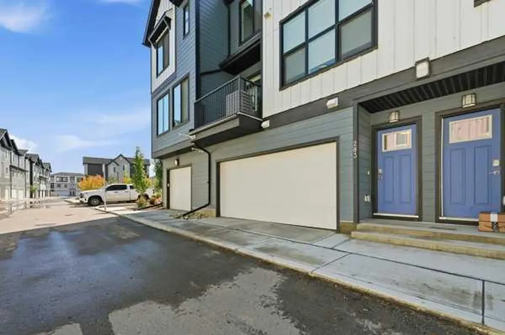 380 Seton Villas SE Calgary AB T3M 3T8