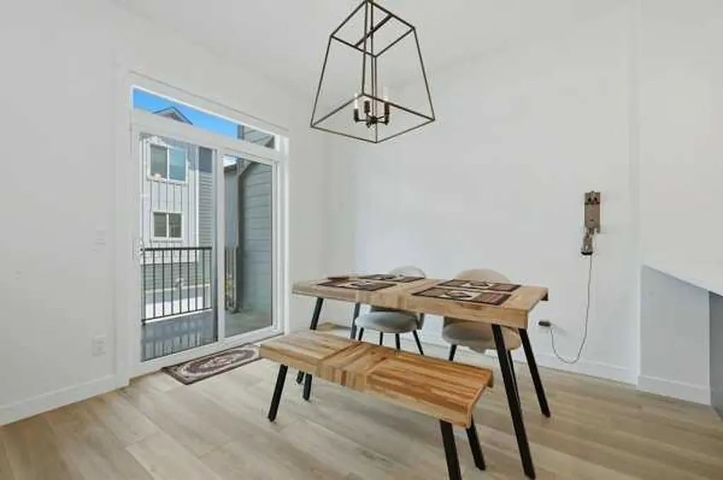 380 Seton Villas SE Calgary AB T3M 3T8