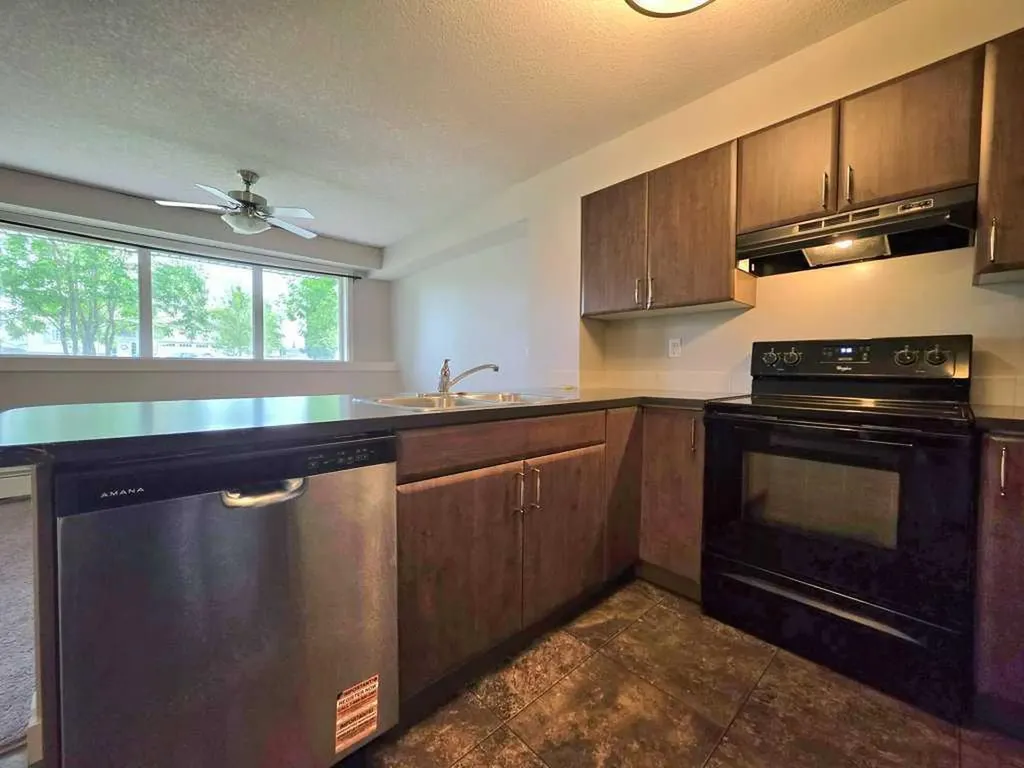 709 6 Avenue SE Slave Lake AB T0G 2A3