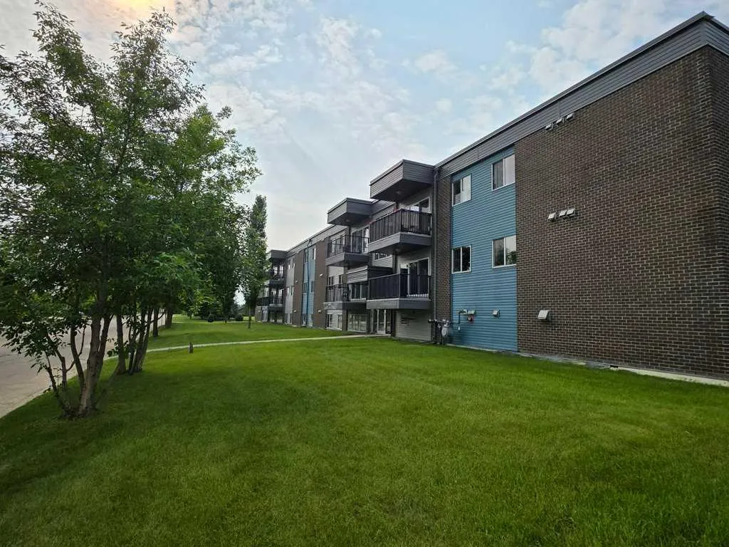 709 6 Avenue SE Slave Lake AB T0G 2A3