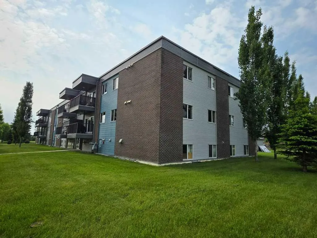 709 6 Avenue SE Slave Lake AB T0G 2A3
