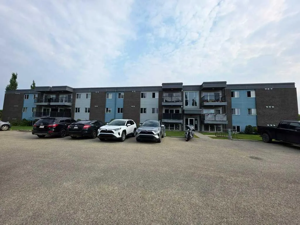 709 6 Avenue SE Slave Lake AB T0G 2A3
