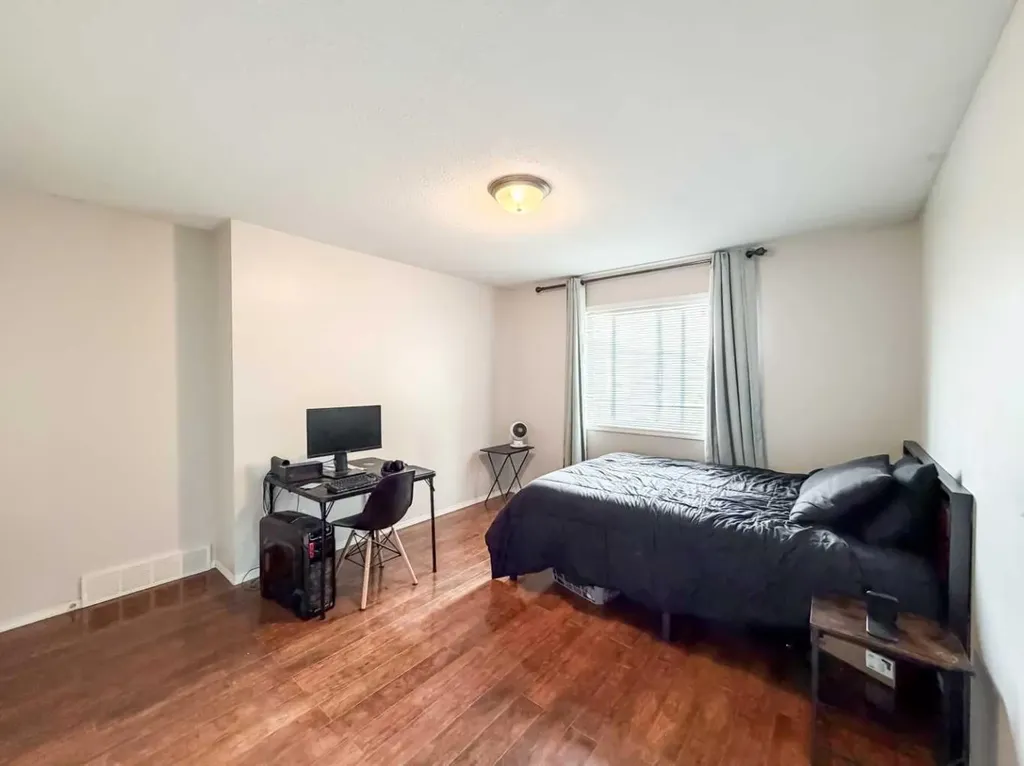 10761 74 Avenue Grande Prairie AB T8W 2T2