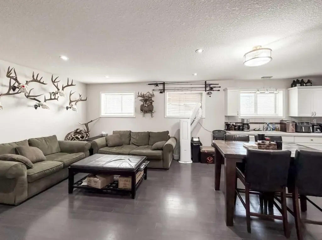 10761 74 Avenue Grande Prairie AB T8W 2T2