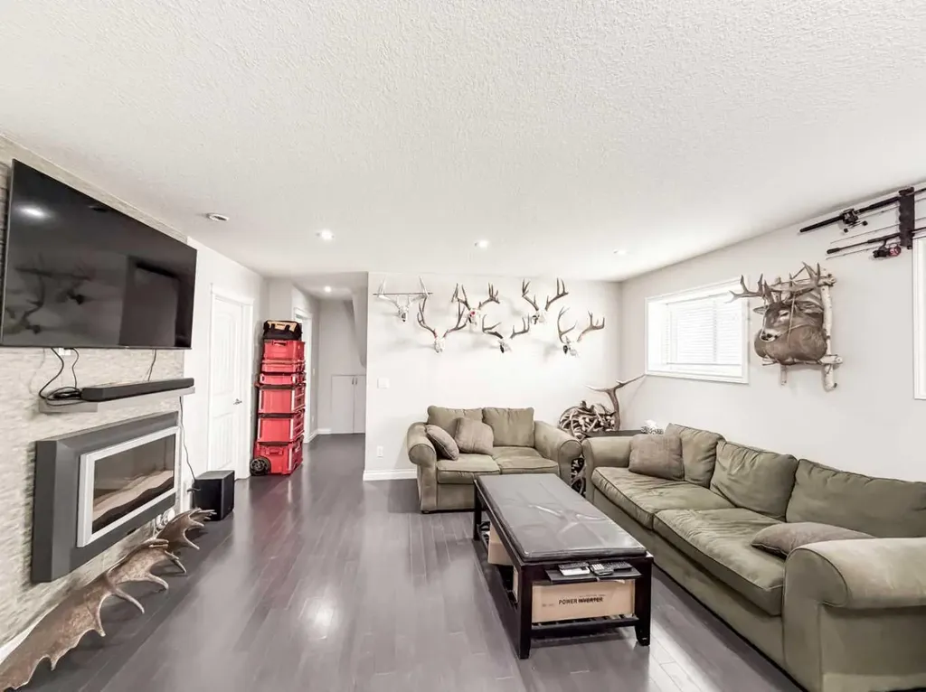 10761 74 Avenue Grande Prairie AB T8W 2T2