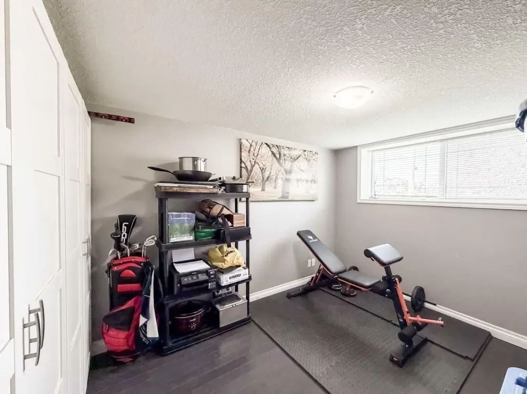 10761 74 Avenue Grande Prairie AB T8W 2T2