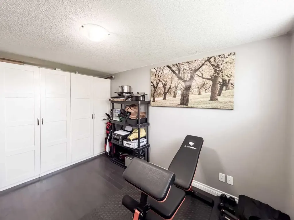 10761 74 Avenue Grande Prairie AB T8W 2T2